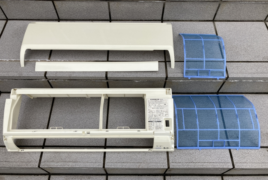 レンジフードクリーニングの作業 部品洗浄